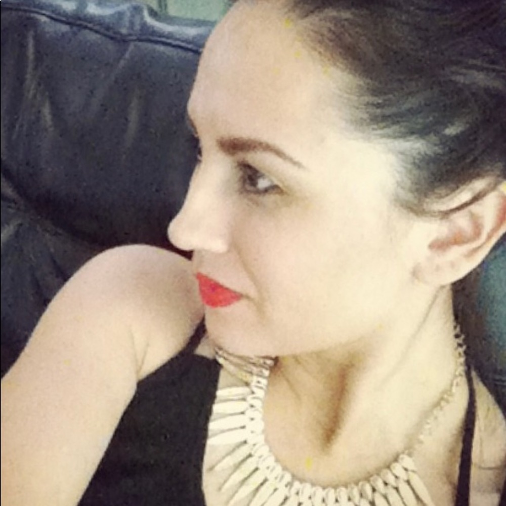 Meet your Posher, Adriana